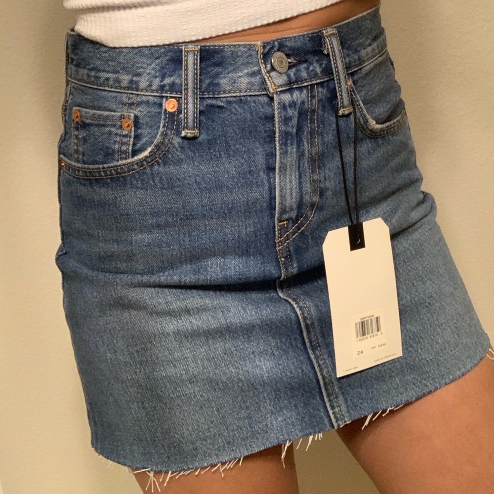 Levi’s premium high rise raw hem denim mini skirt - Picture 5 of 7